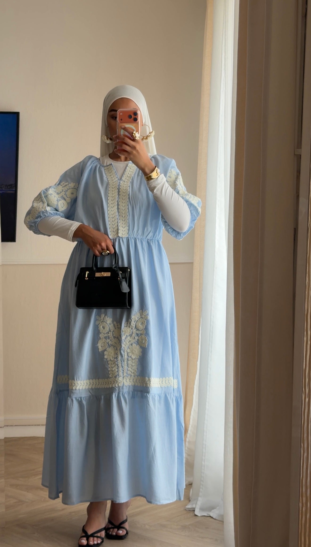 Robe Nour