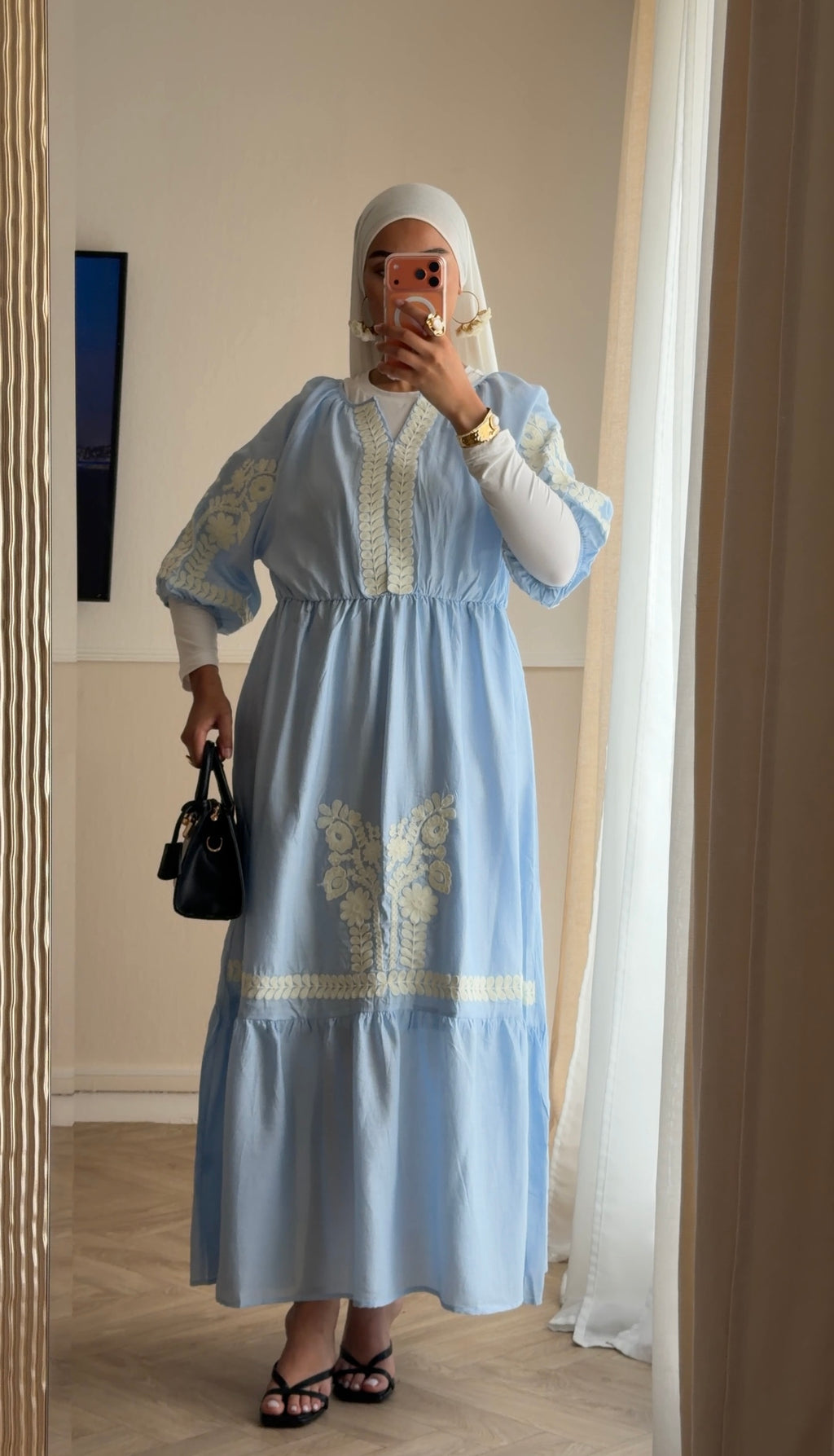 Robe Nour