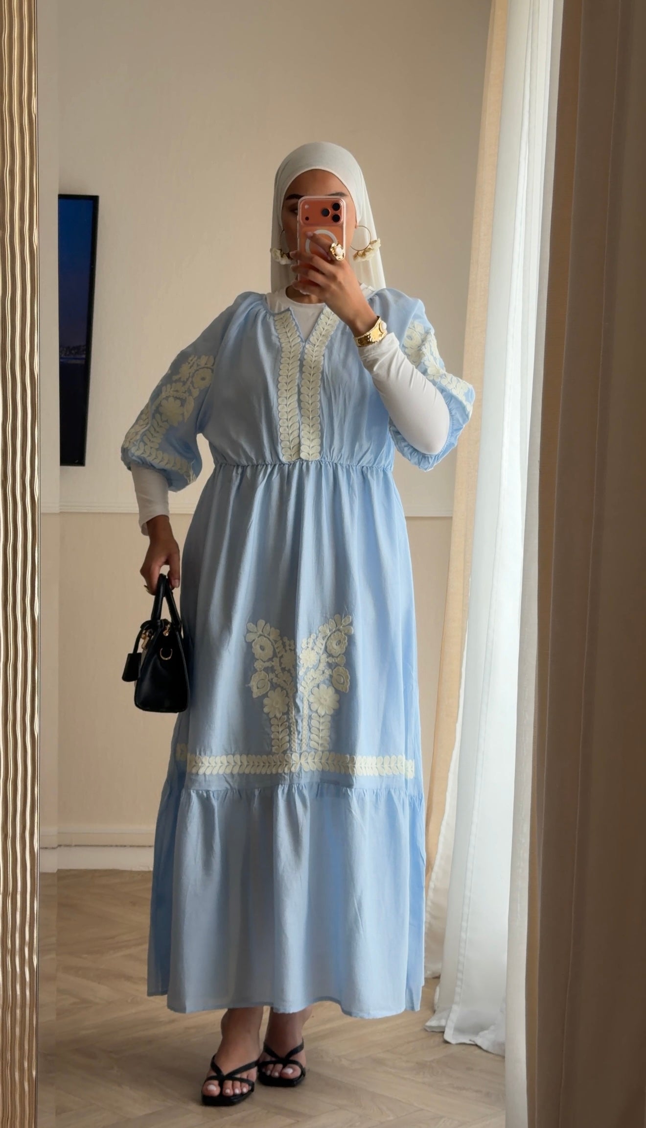 Robe Nour