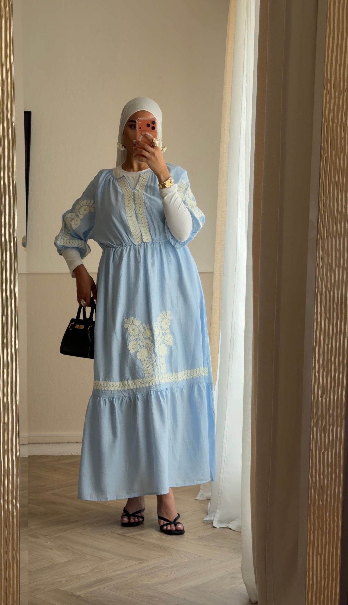 Robe Nour